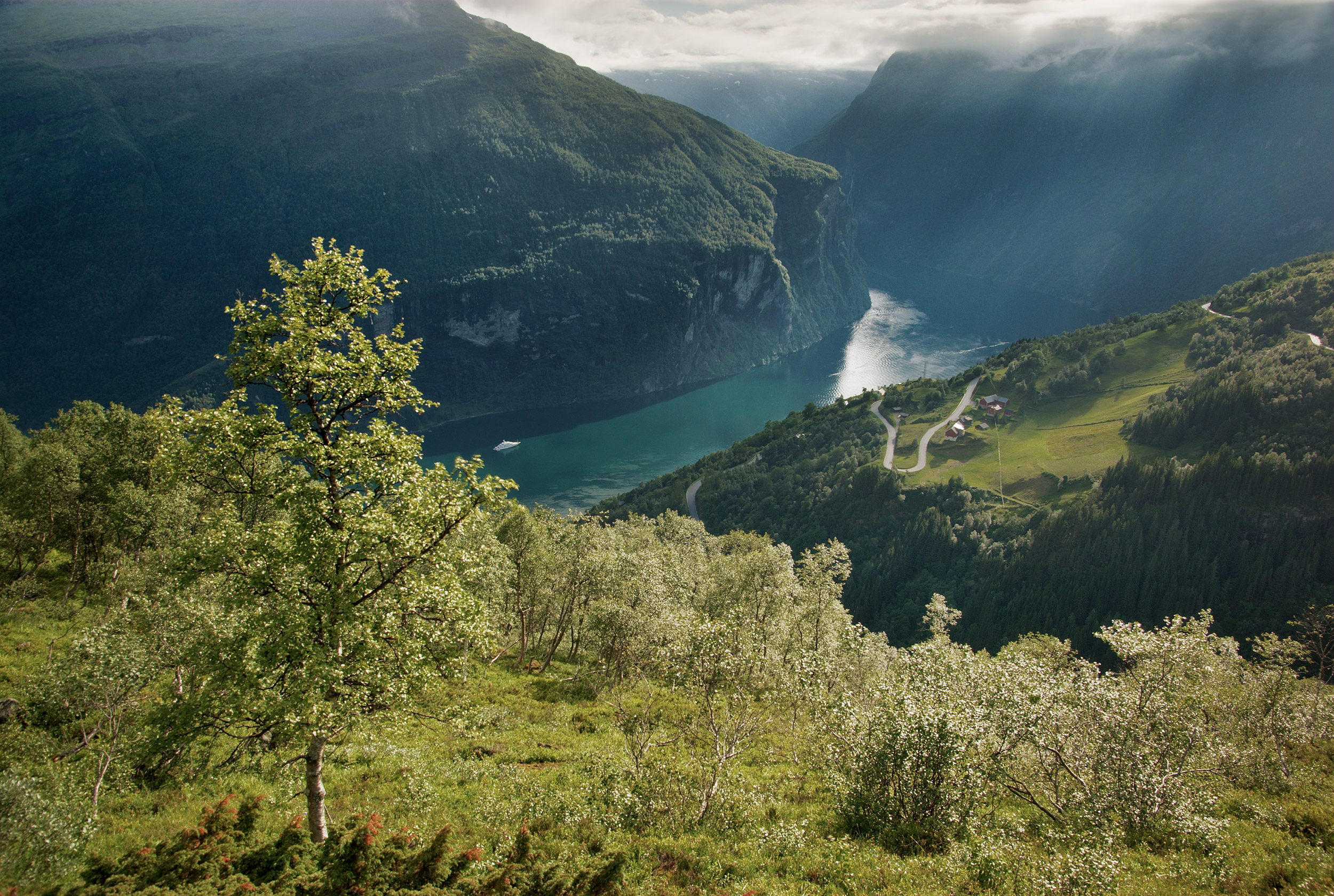 Geiranger med fjord